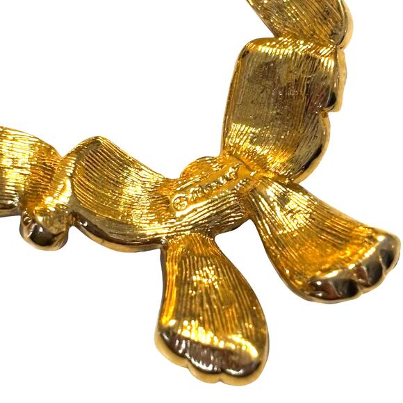 Vintage Monet Christmas brooch gold with green red white rhinestones wreath pin - Picture 3 of 7